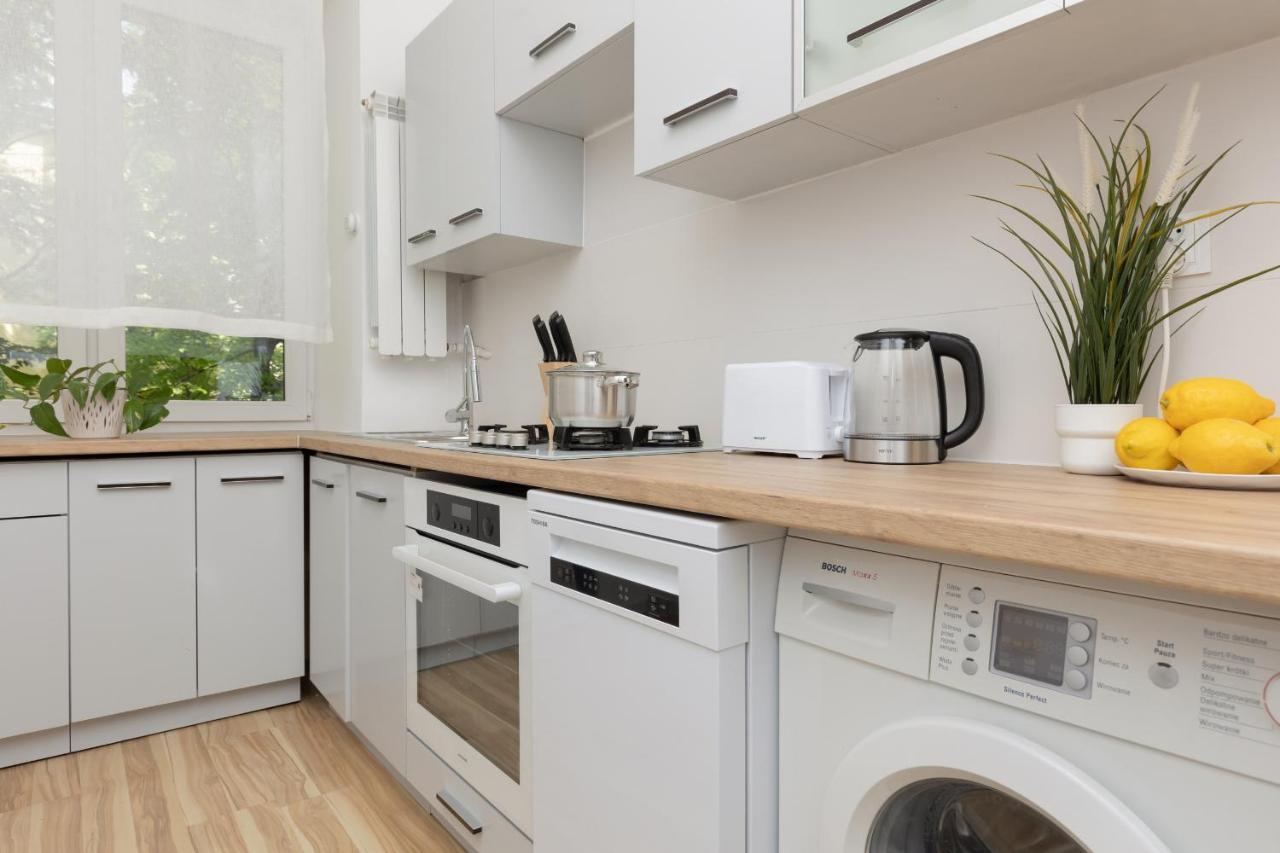 Bright Apartment Wola Near Metro Station By Noclegi Renters Варшава Экстерьер фото